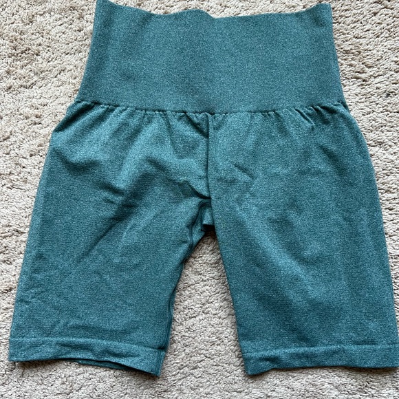 NVGTN contour seamless shorts - Picture 2 of 3